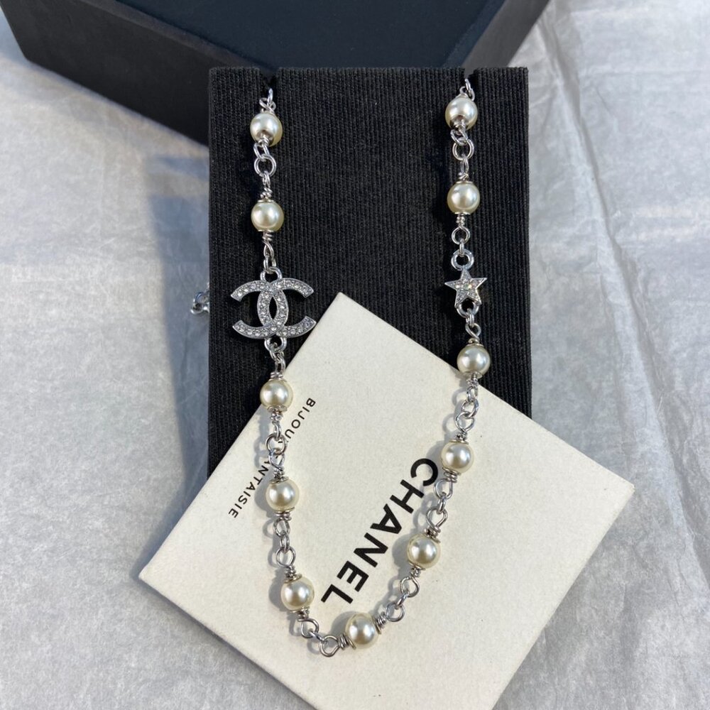 Auth Chanel NWT Pearl & Strass CC Choker with Star Accents - Picture 2 of 5